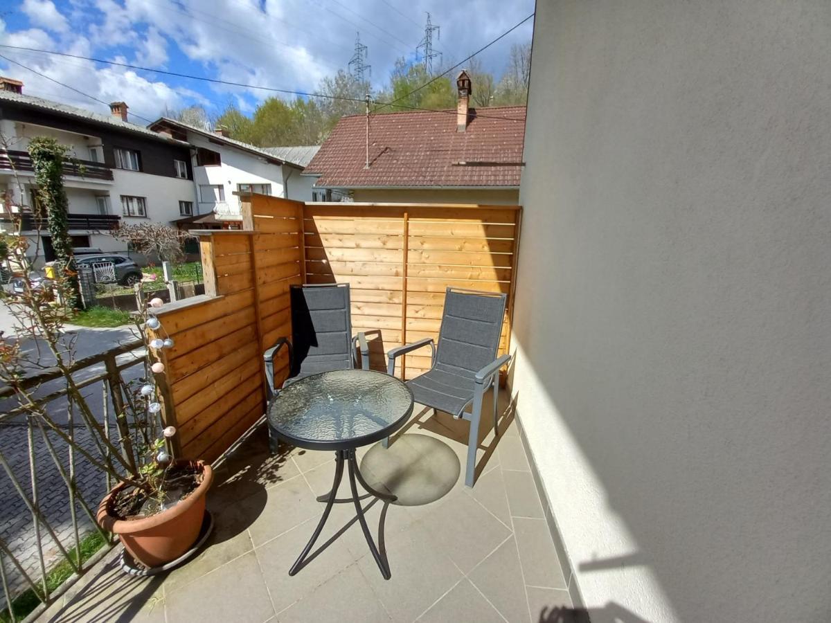 Lovely 2-Bedroom Appartment With Free Parking Dobrova Exterior foto