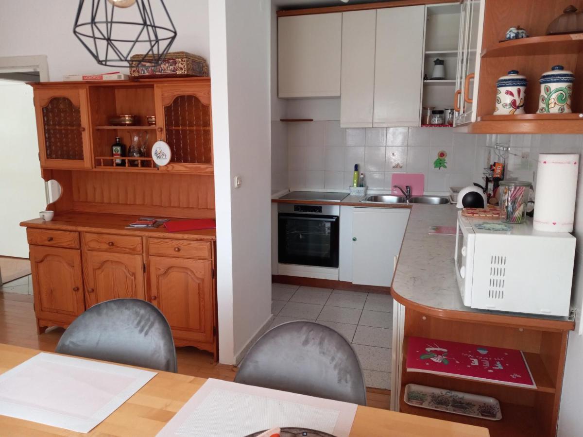 Lovely 2-Bedroom Appartment With Free Parking Dobrova Exterior foto